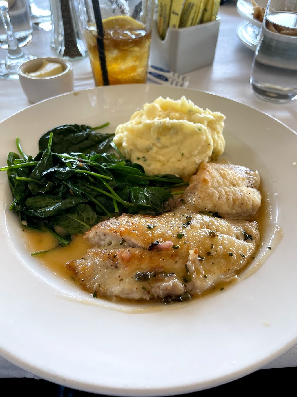 The Waterfront Restaurant | 7 The Embarcadero, San Francisco, CA 94111, USA | Phone: (415) 391-2696