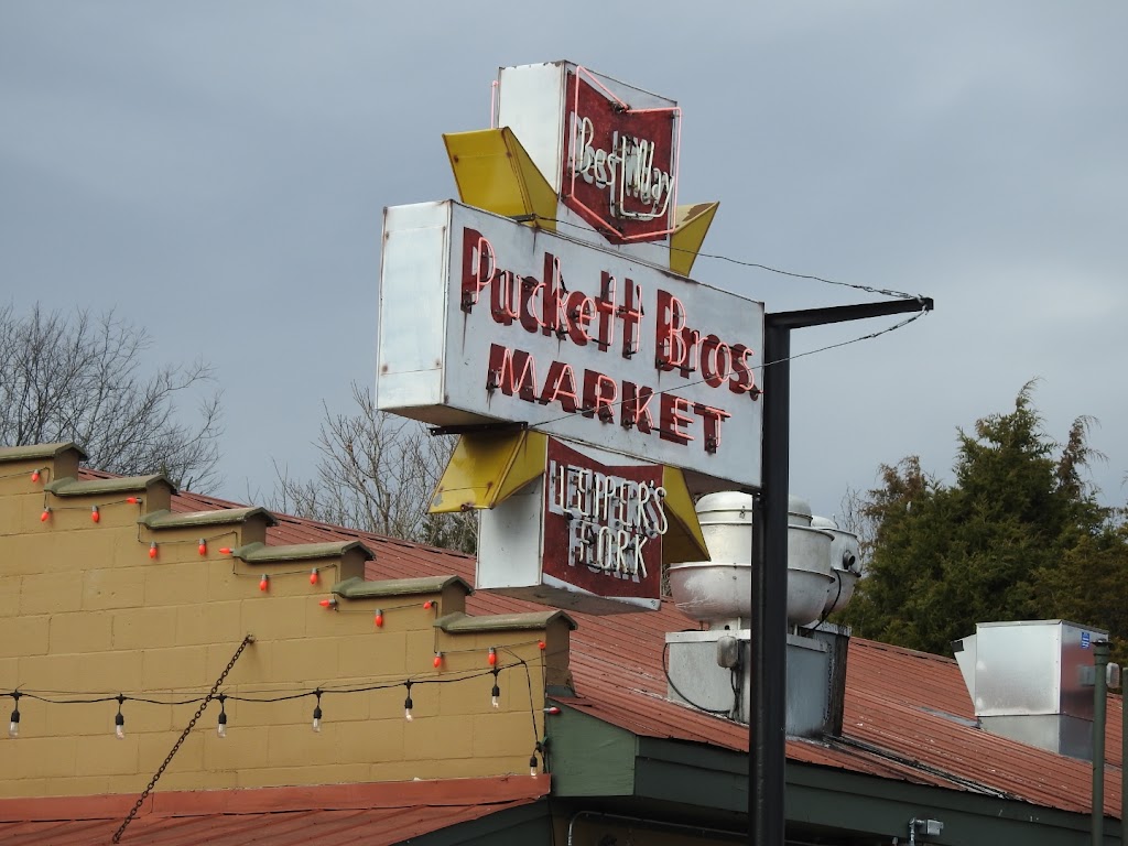 Pucketts of Leipers Fork | 4142 Old Hillsboro Rd, Franklin, TN 37064, USA | Phone: (615) 794-1308