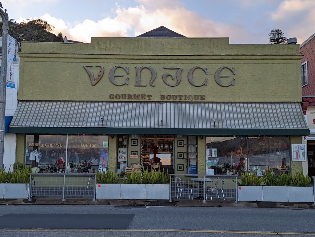 Versailles | 605 Bridgeway, Sausalito, CA 94965 | Phone: (415) 424-4359