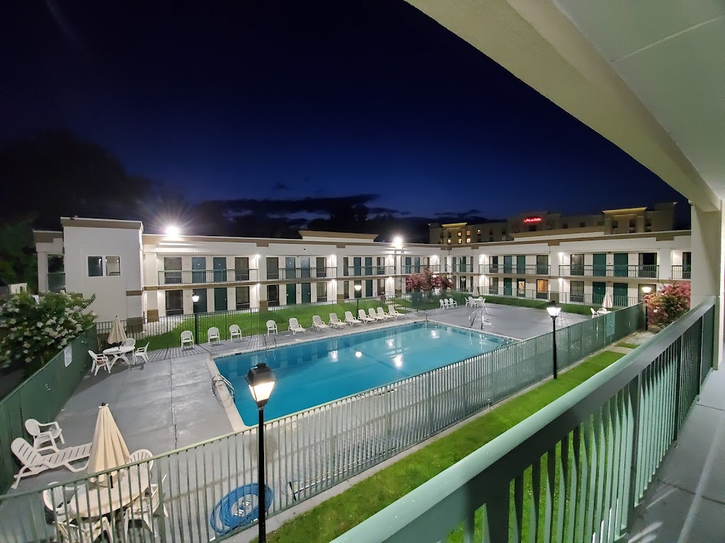 Quality Inn | 1806 Belmont Ave, Windsor Mill, MD 21244, USA | Phone: (410) 265-1400