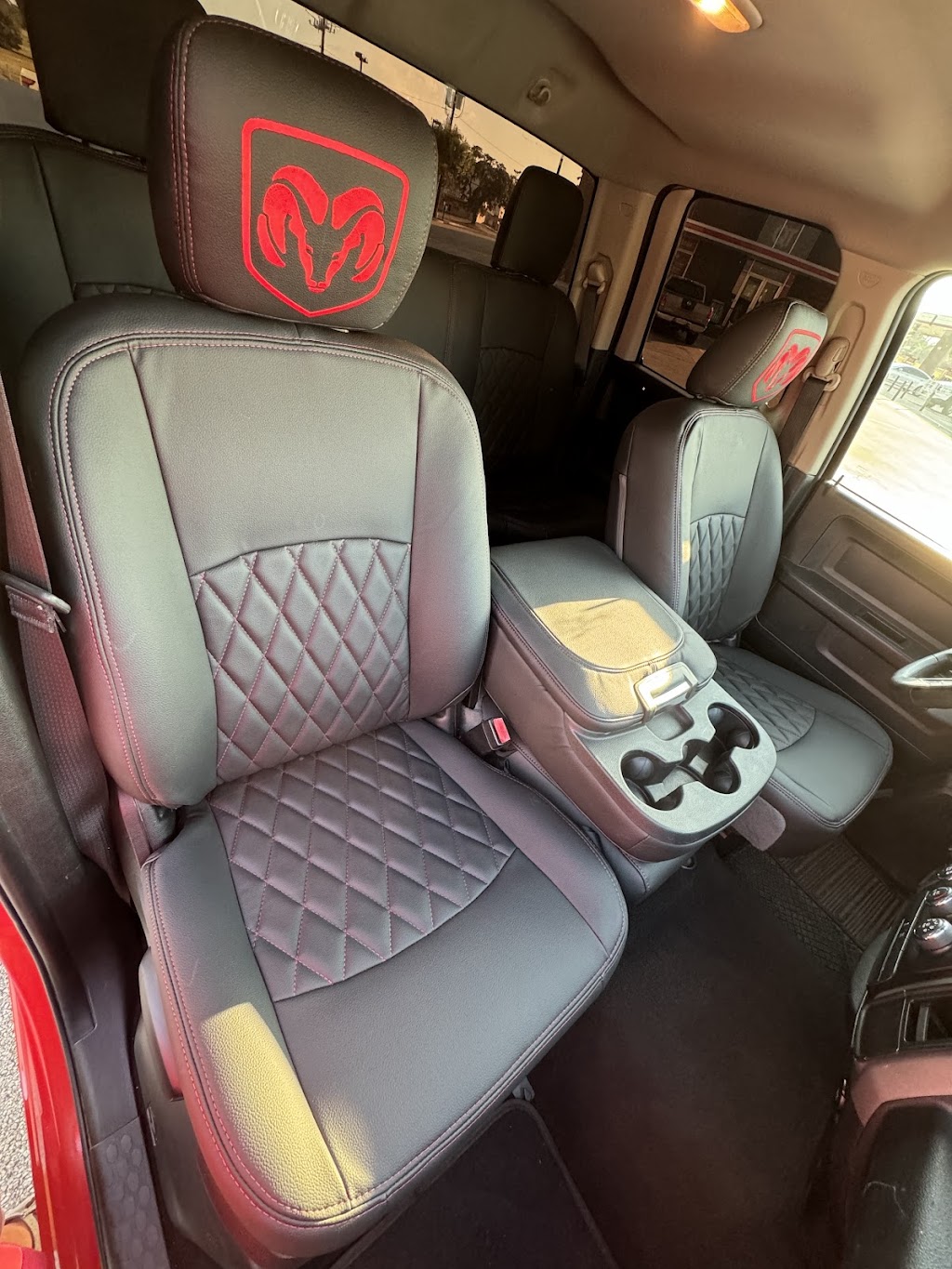 G & L Upholstery | 5600 River Oaks Blvd, River Oaks, TX 76114, USA | Phone: (682) 788-0238