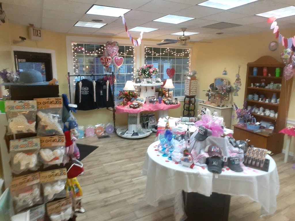 Gratz Landing Gifts | 95 Main St, Gratz, KY 40359 | Phone: (502) 462-3680