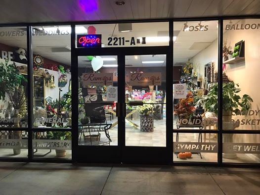 Ramos Flower & Gift Shop | 2211 A Main Street SE, Los Lunas, NM 87031, USA | Phone: (505) 916-0339