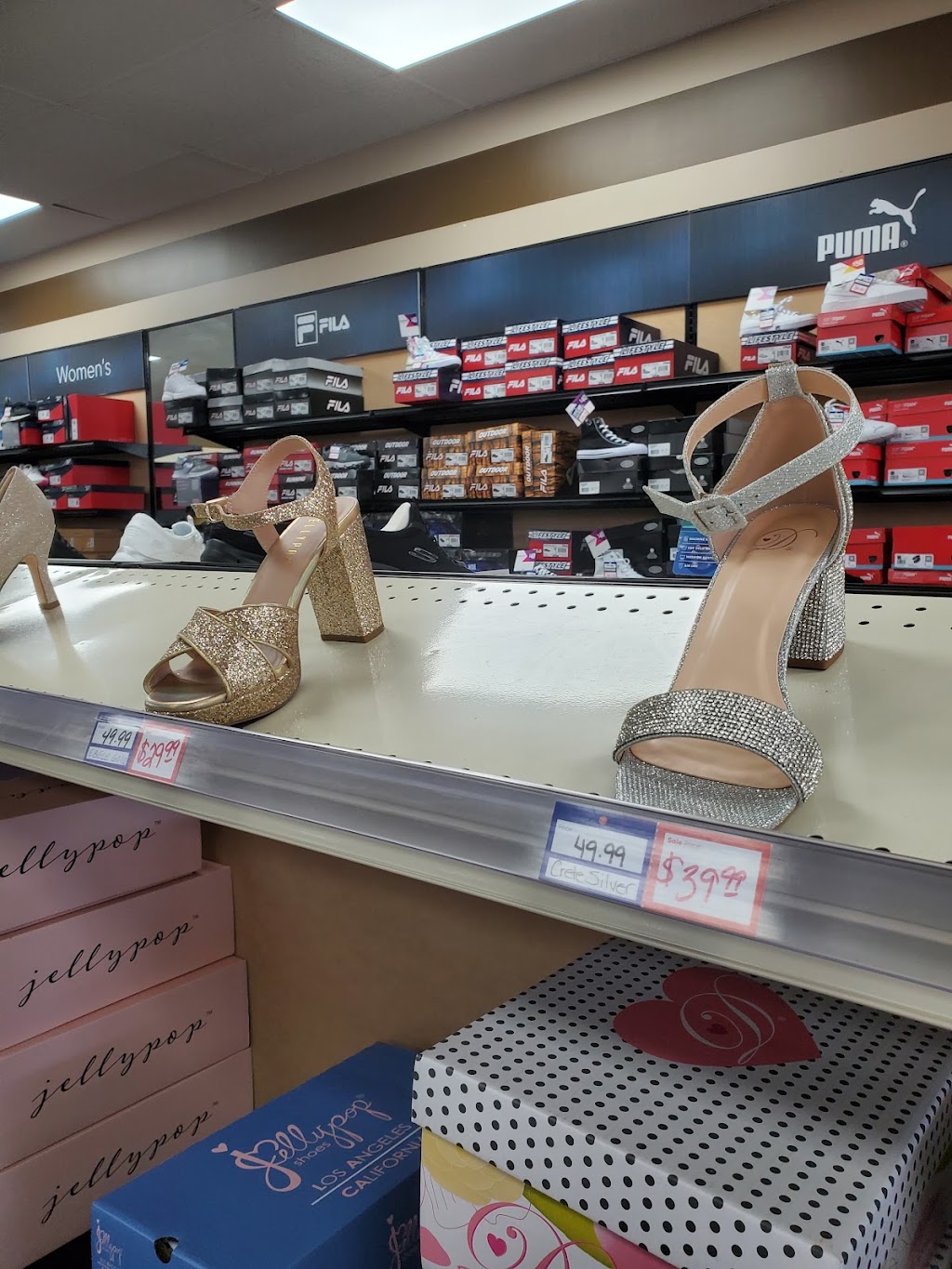 Shoe Sensation | 727 S. Centerville Rd, Plaza, Sturgis, MI 49091, USA | Phone: (785) 289-4494