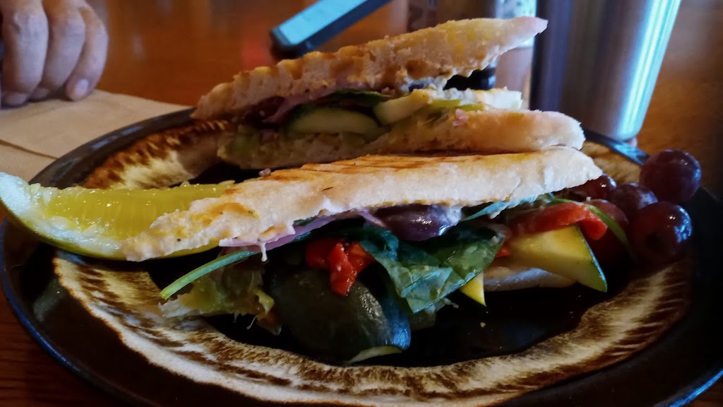 Roots Farm Cafe | 11784 NM-337, Tijeras, NM 87059, USA | Phone: (505) 900-4118