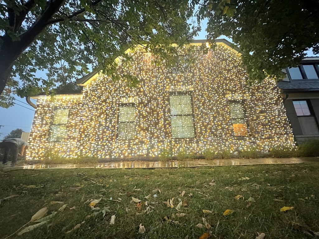 Zoros Christmas Lights | 17492 Park St, Livonia, MI 48152, USA | Phone: (248) 408-6393