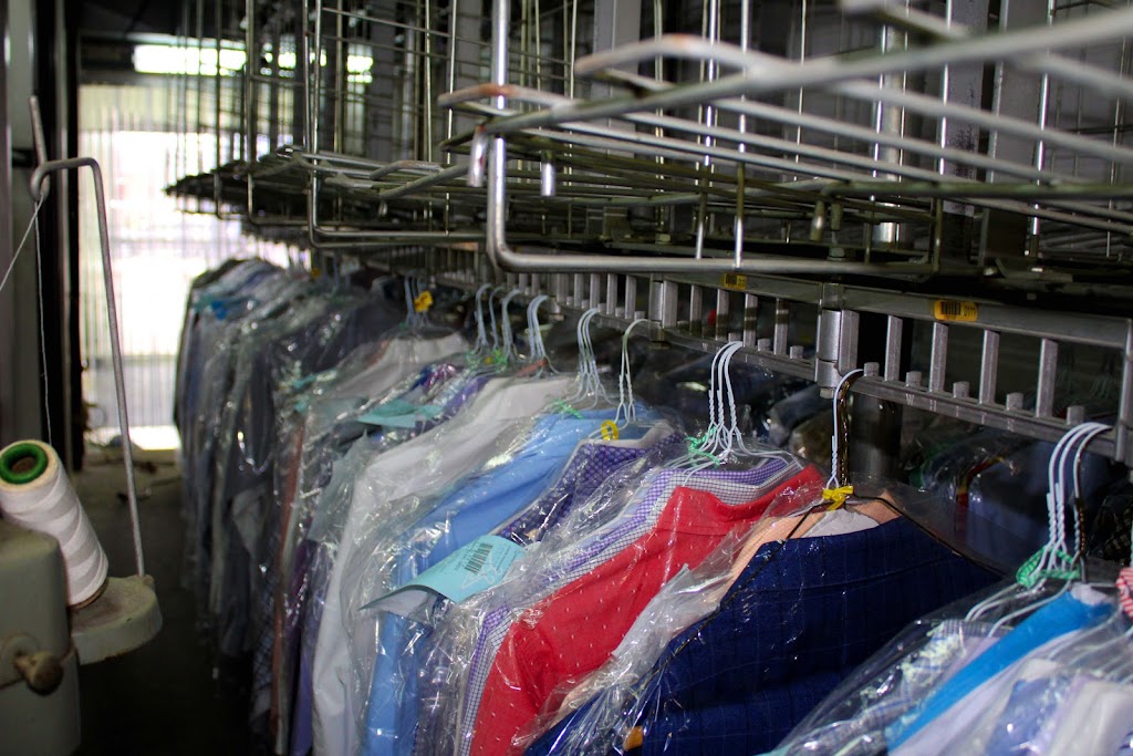 Cousins Cleaners | 4126 W Vickery Blvd, Fort Worth, TX 76107, USA | Phone: (817) 737-3707