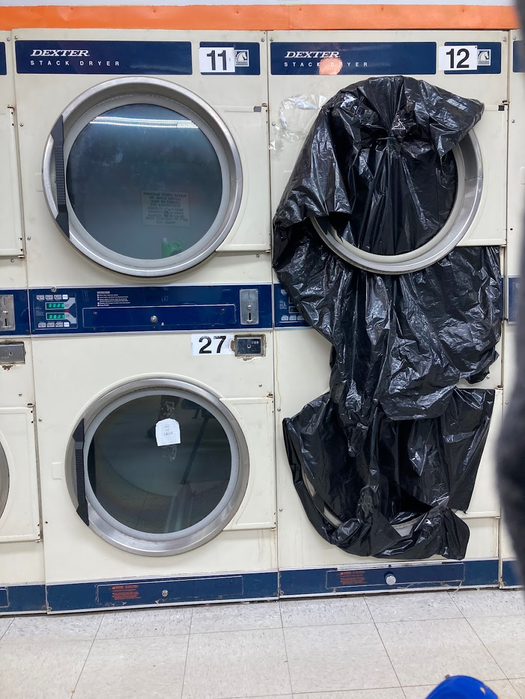 Bams Laundry World II | 1518 E Washington St, Joliet, IL 60433, USA | Phone: (312) 646-0303