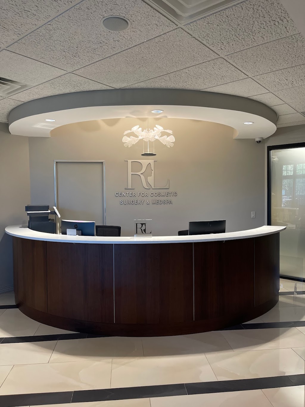 RL Center for Cosmetic Surgery & Medspa | 230 Center Dr, Vernon Hills, IL 60061, USA | Phone: (847) 367-8815