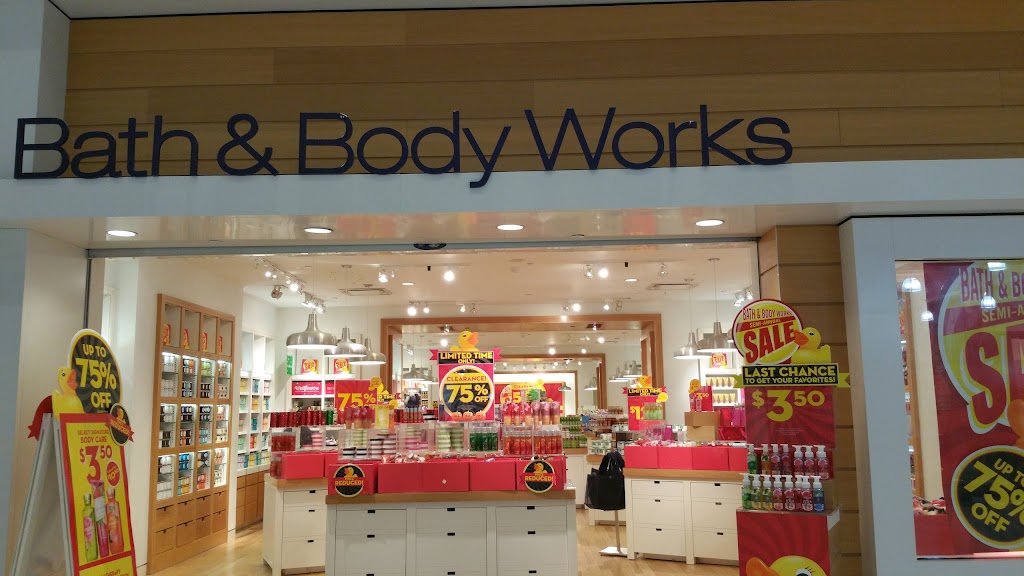 Bath & Body Works | 100 Parsonage Rd, Edison, NJ 08837, USA | Phone: (732) 744-0656