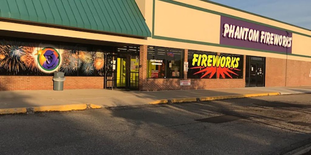 Phantom Fireworks of West Bloomfield | 7300 Haggerty Rd, West Bloomfield Township, MI 48322 | Phone: (248) 592-9610