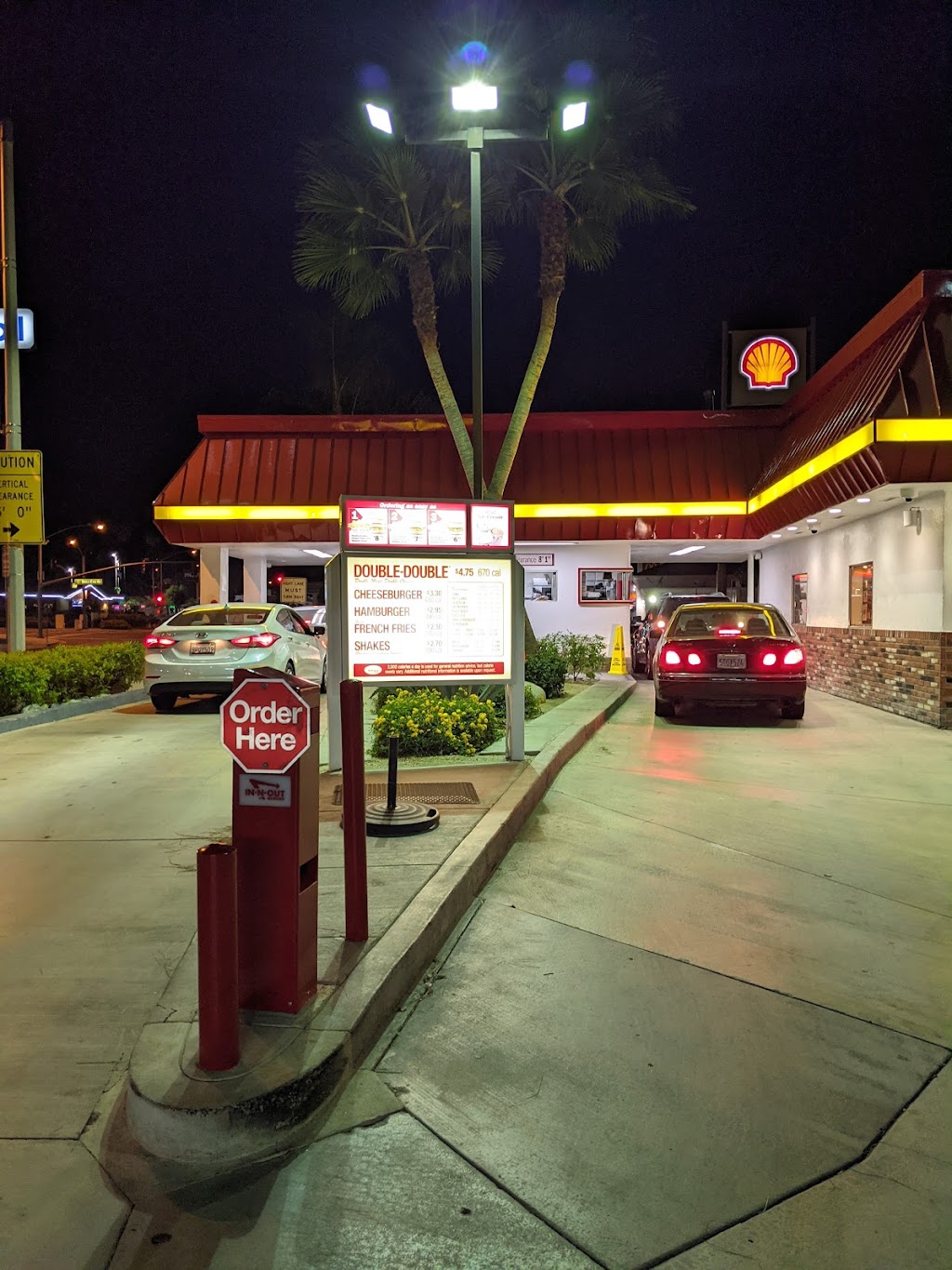 In-N-Out Burger | 21133 Golden Springs Dr, Diamond Bar, CA 91765, USA | Phone: (800) 786-1000