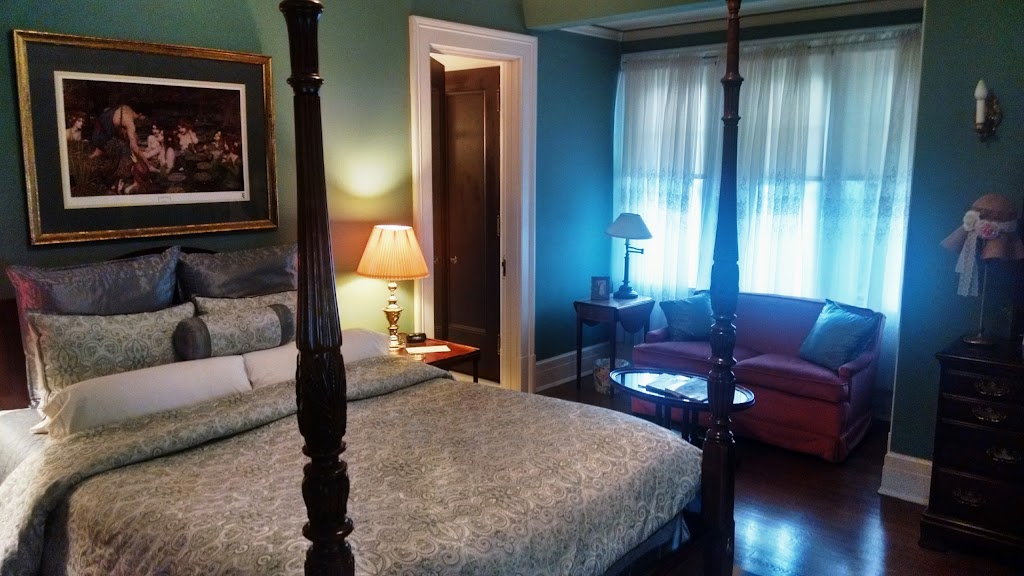 English Manor Bed and Breakfast | 505 E Linden Ave, Miamisburg, OH 45342, USA | Phone: (937) 866-2288