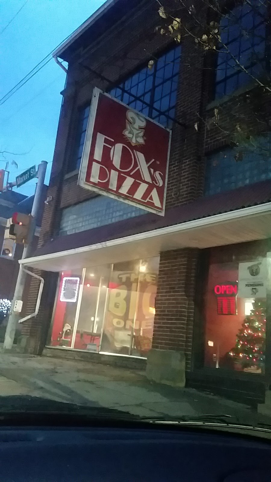 Foxs Pizza Den | 418 Market St, Brownsville, PA 15417, USA | Phone: (724) 364-7024