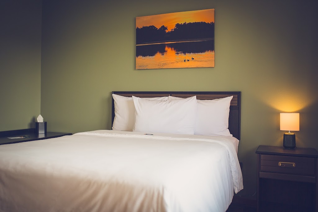 Forrest Inn | 1045 Riverplace Dr, Amery, WI 54001, USA | Phone: (800) 763-1263