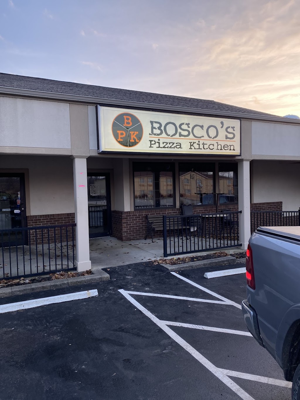 Boscos Pizza Kitchen | 4934 Park Ave W, Seville, OH 44273, USA | Phone: (330) 769-1111