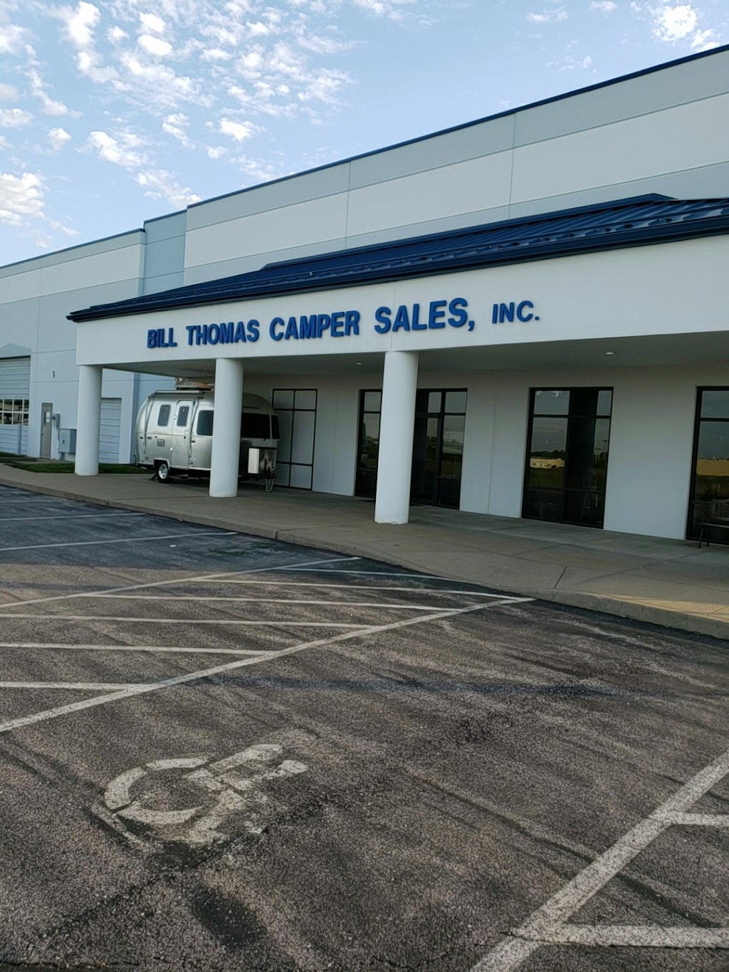 Bill Thomas Camper Sales | 101 Thomas RV Way, Wentzville, MO 63385, USA | Phone: (636) 327-5900