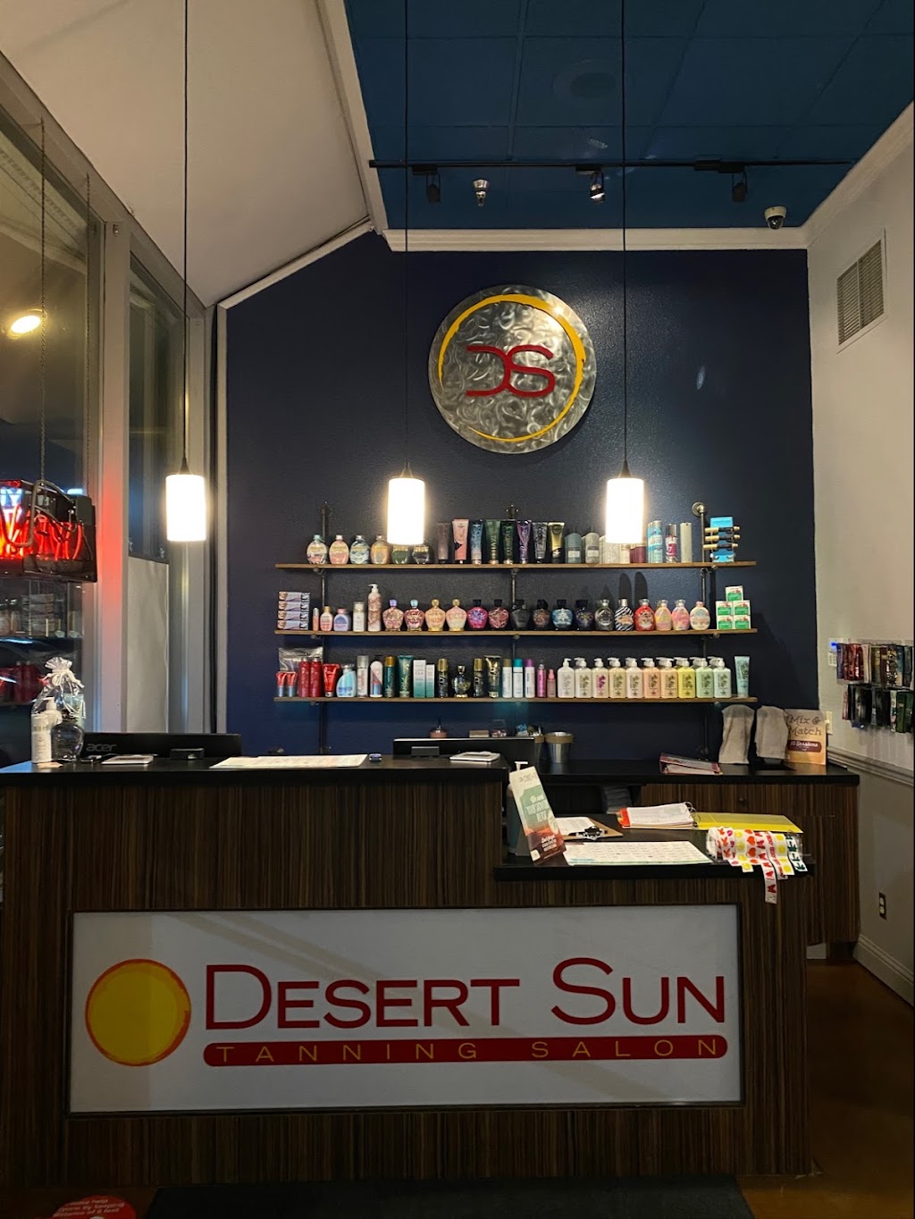 Desert Sun Tanning Salon | 900 Meridian Ave E, Edgewood, WA 98371, USA | Phone: (253) 927-8267