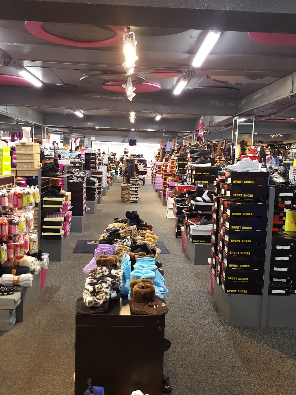 $10 Shoe Store | 5075 Federal Blvd, San Diego, CA 92102, USA | Phone: (619) 546-7233