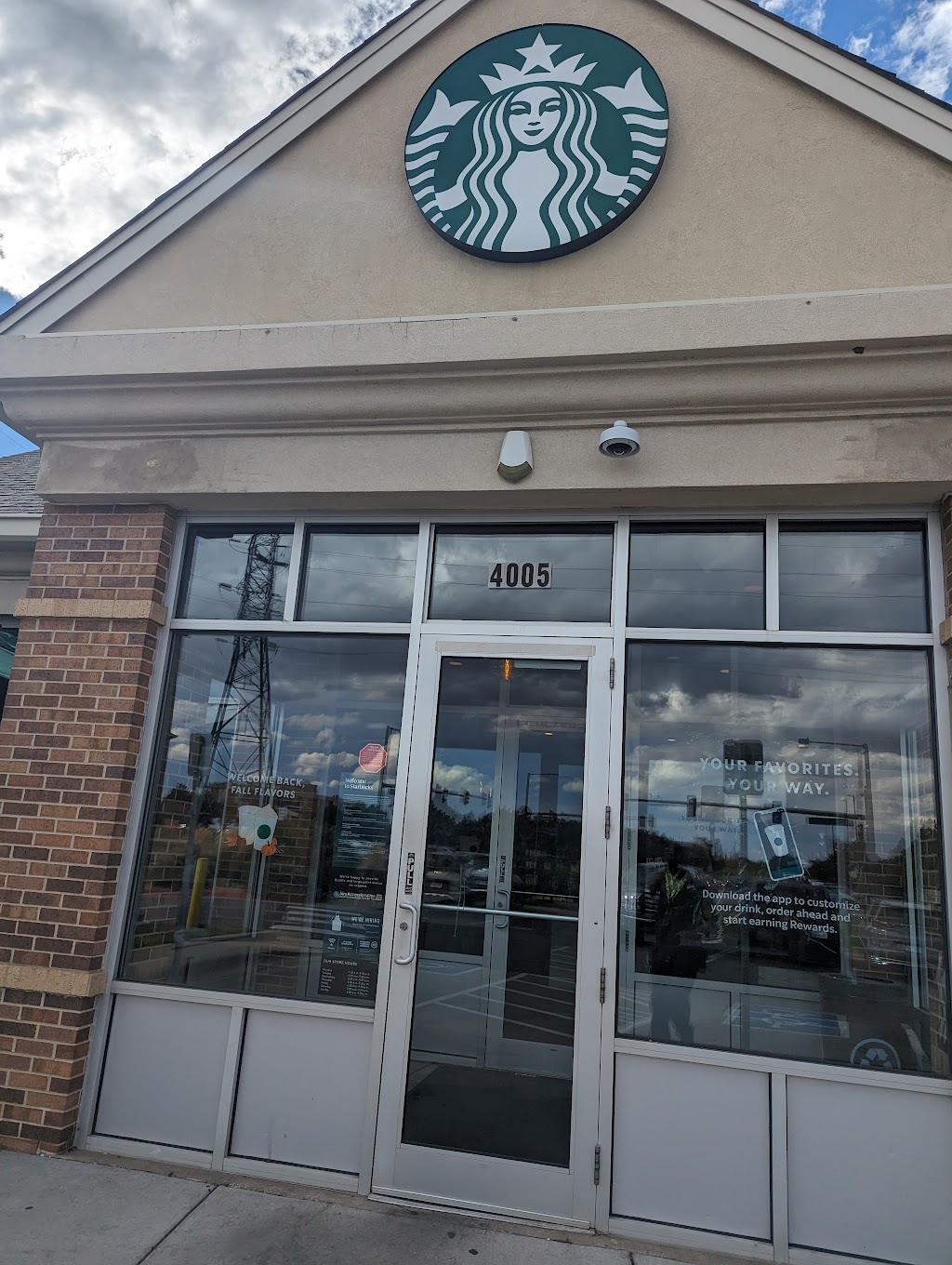 Starbucks | 4005 Chambers Rd, Denver, CO 80239, USA | Phone: (720) 582-0998