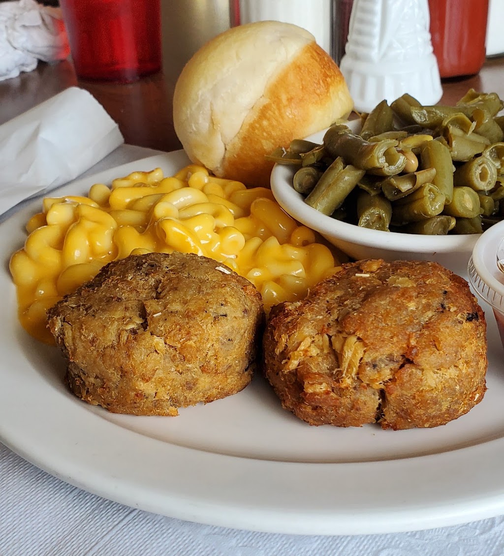 Lavernes Restaurant | 934 Jefferson Rd, Waynesburg, PA 15370, USA | Phone: (724) 883-2643