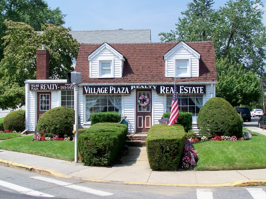 Village Plaza Realty | 141 Broadway, Malverne, NY 11565, USA | Phone: (516) 593-5455