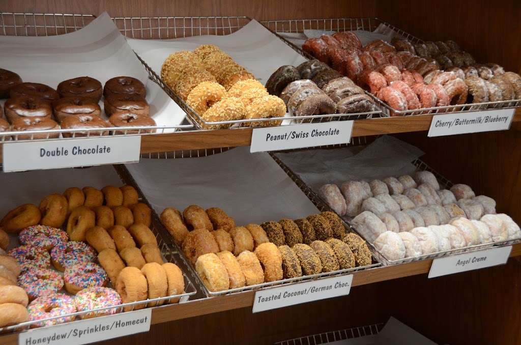 Home Cut Donuts | 1317 E Washington St, Joliet, IL 60433, USA | Phone: (815) 726-2132