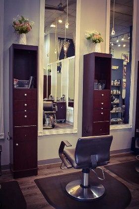 Redhouse Salon | 8488 26 Mile Rd, Shelby Township, MI 48316, USA | Phone: (586) 677-1800