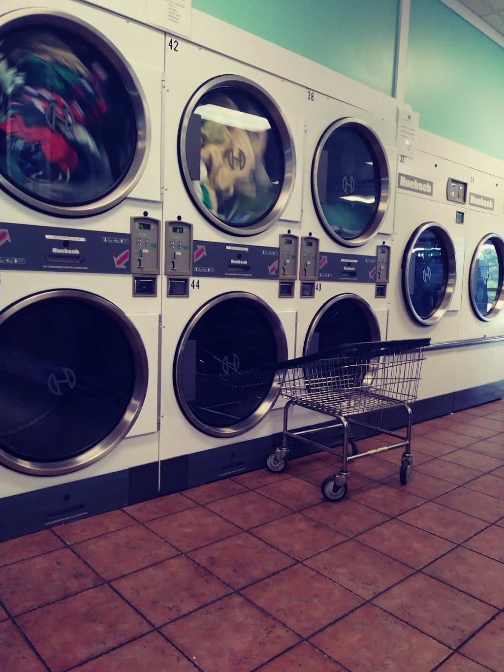 Super Suds Laundromat | 88 Freemans Bridge Rd, Schenectady, NY 12302, USA | Phone: (518) 374-7837