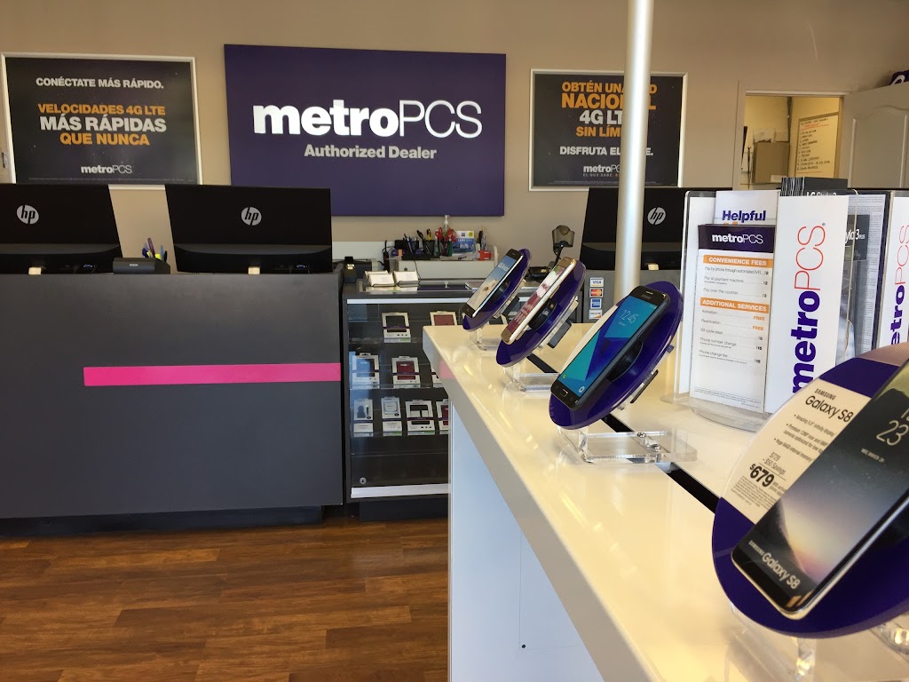 Metro by T-Mobile | 919 Fabens Rd Suite C, Fabens, TX 79838, USA | Phone: (915) 765-5005