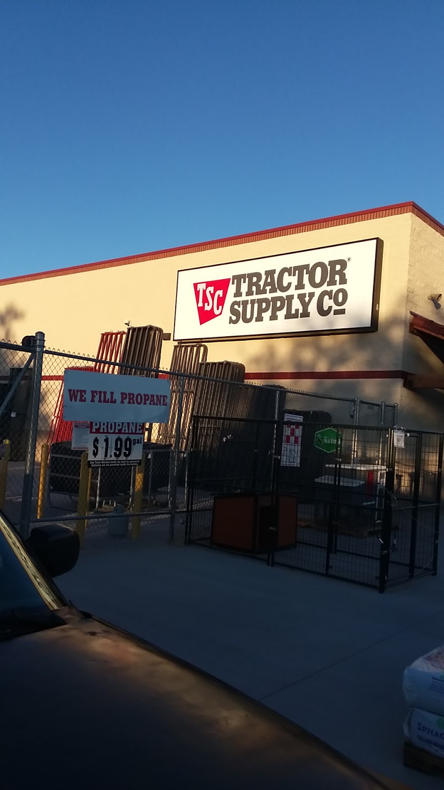 Tractor Supply Co. | 75 N Abrego Dr, Green Valley, AZ 85614, USA | Phone: (520) 399-1010