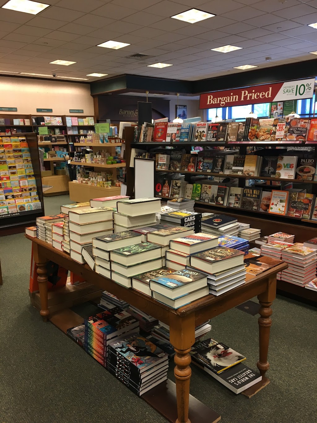 Barnes & Noble | 1 Worcester Rd, Framingham, MA 01701 | Phone: (508) 628-5567