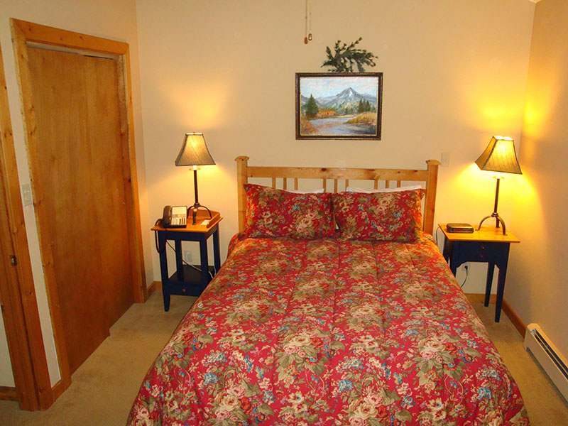 Bristlecone Lodge | 510 CO-67, Woodland Park, CO 80863, USA | Phone: (719) 687-9518