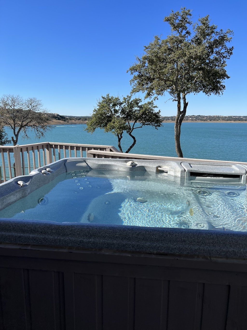 Surf and Stay Canyon Lake | 1319 Glenn Dr, Canyon Lake, TX 78133, USA | Phone: (210) 843-1411