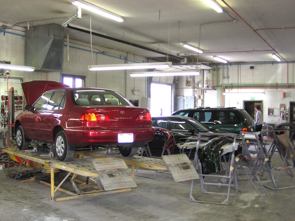 Northfield Collision Service | 10266 Northfield Rd, Northfield, OH 44067, USA | Phone: (330) 467-3555