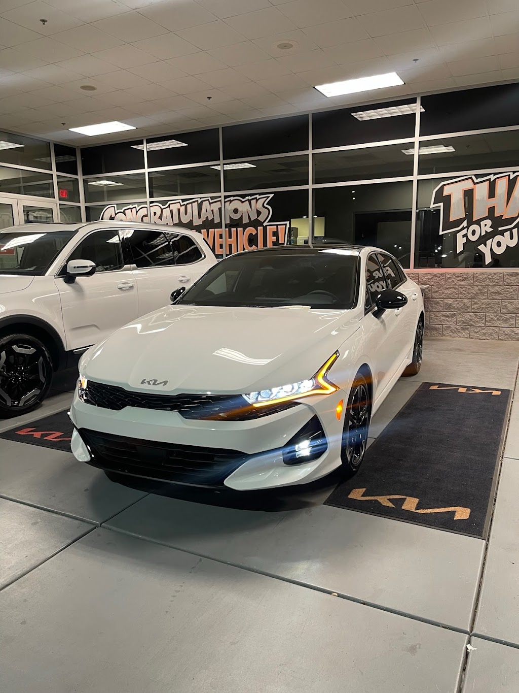 Earnhardt Peoria Kia | 17431 N 91st Ave, Peoria, AZ 85382, USA | Phone: (623) 933-6900