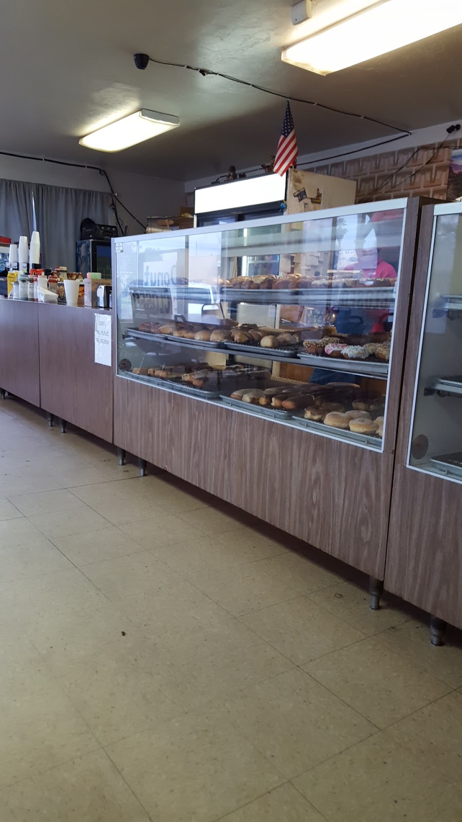 Armona Donuts | 10721 14th Ave, Armona, CA 93202, USA | Phone: (559) 362-9926