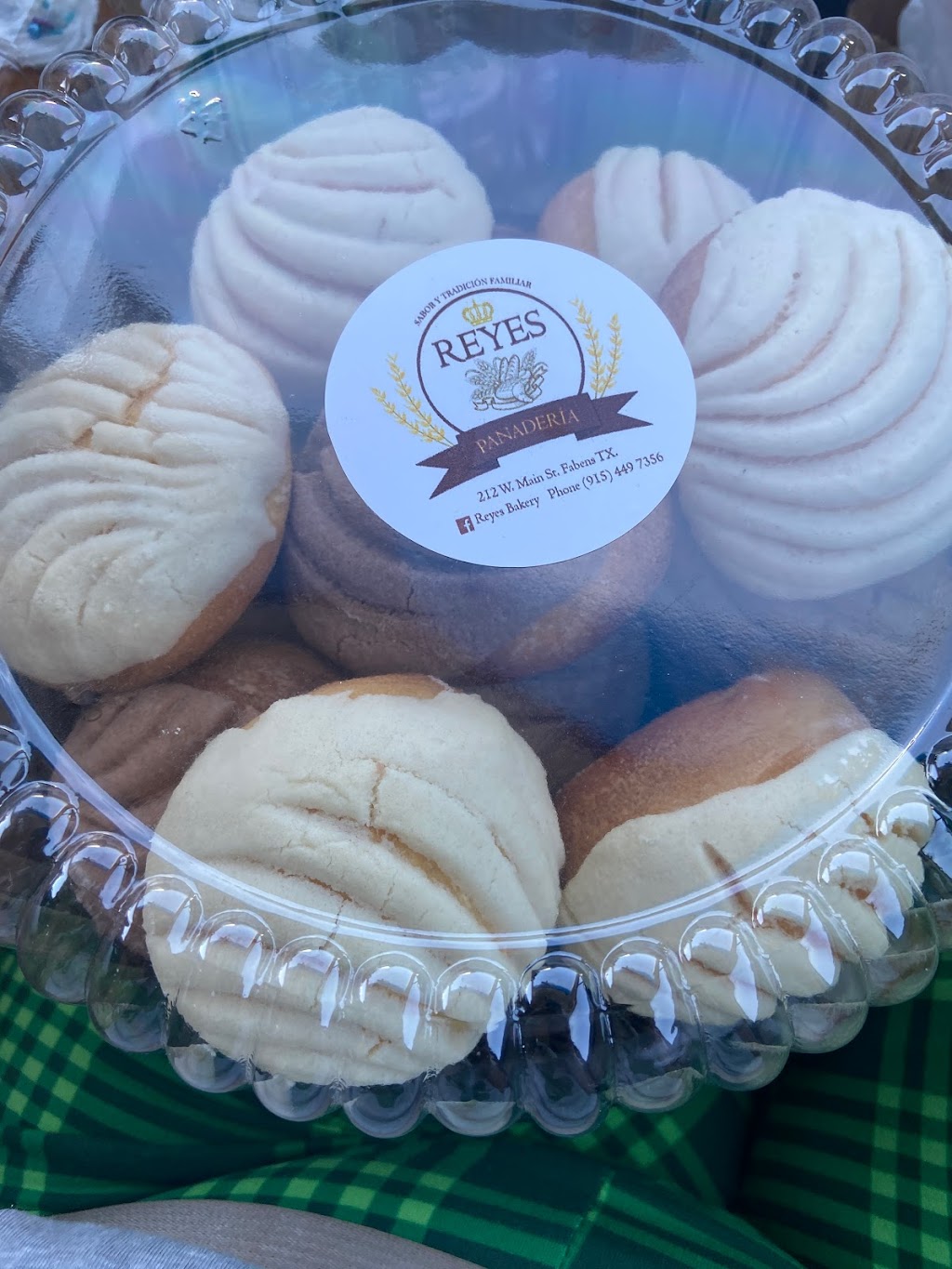 Panaderia Reyes | 212 W Main Ste, B St SW, Fabens, TX 79838, USA | Phone: (915) 449-7356