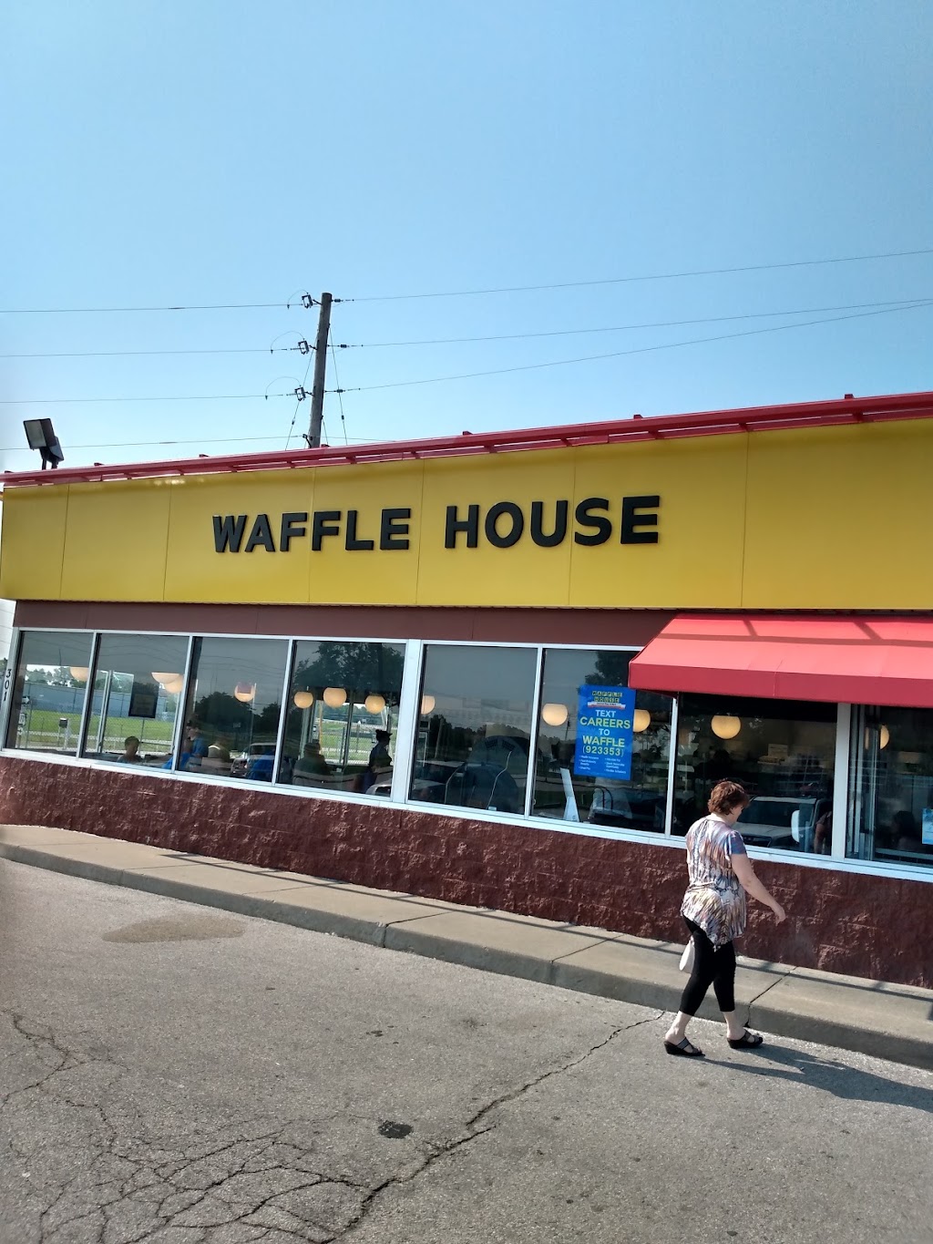 Waffle House | 301 Little Hills Expy, St Charles, MO 63301 | Phone: (636) 947-7628
