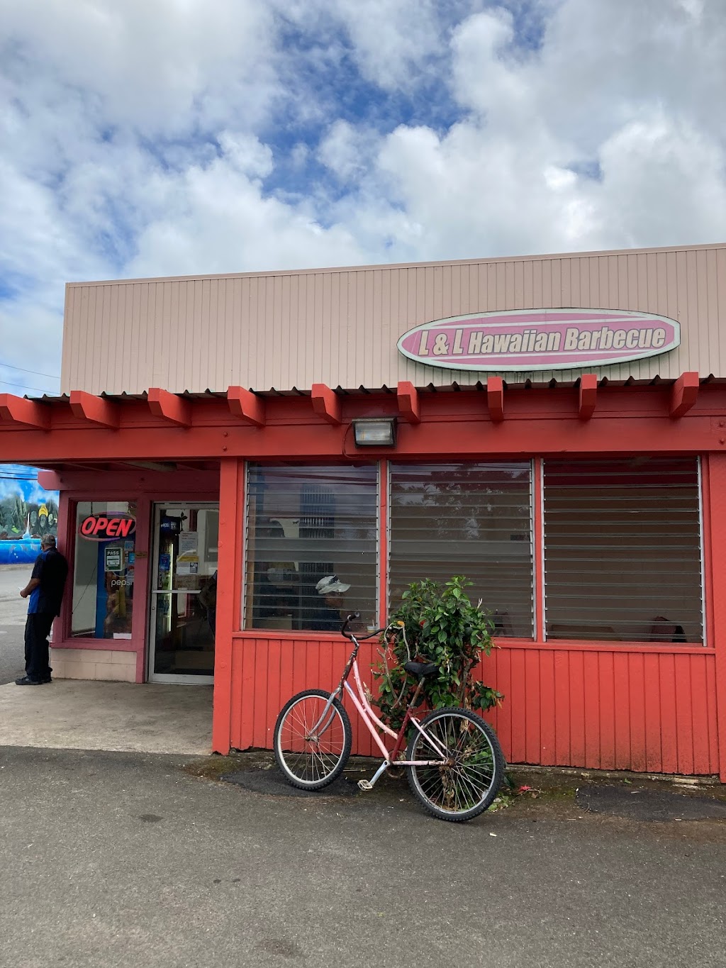 L&L Drive-Inn | 41-1610 Kalanianaʻole Hwy, Waimanalo, HI 96795 | Phone: (808) 259-6888