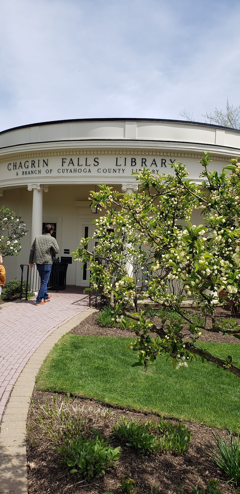 Chagrin Falls Branch of Cuyahoga County Public Library | 100 E Orange St, Chagrin Falls, OH 44022, USA | Phone: (440) 247-3556