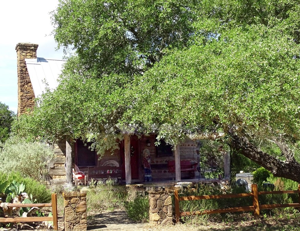 Hillside Cabin | 130 Schoolhouse Ridge, Driftwood, TX 78619, USA | Phone: (512) 423-1963