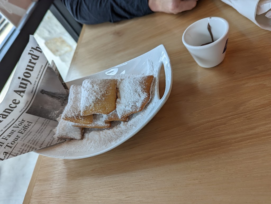 Le Petit Paris: Creperie and Beignets | 2555 E League City Pkwy Suite 120, League City, TX 77573, USA | Phone: (281) 339-7166