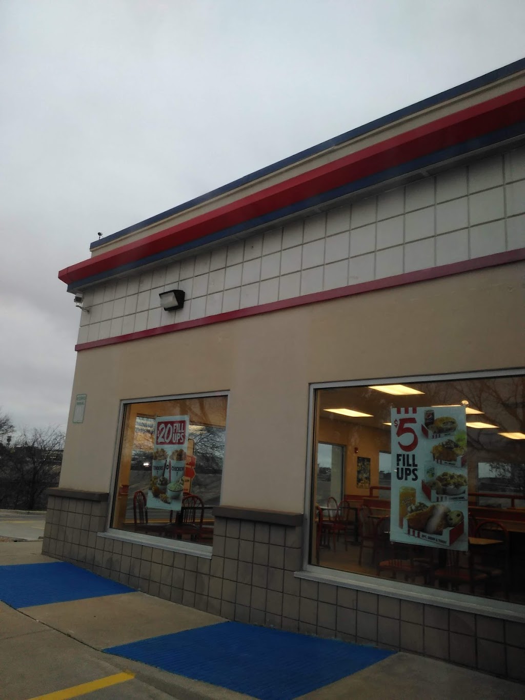 KFC | 500 W Morrow St, Georgetown, TX 78626, USA | Phone: (512) 868-9333