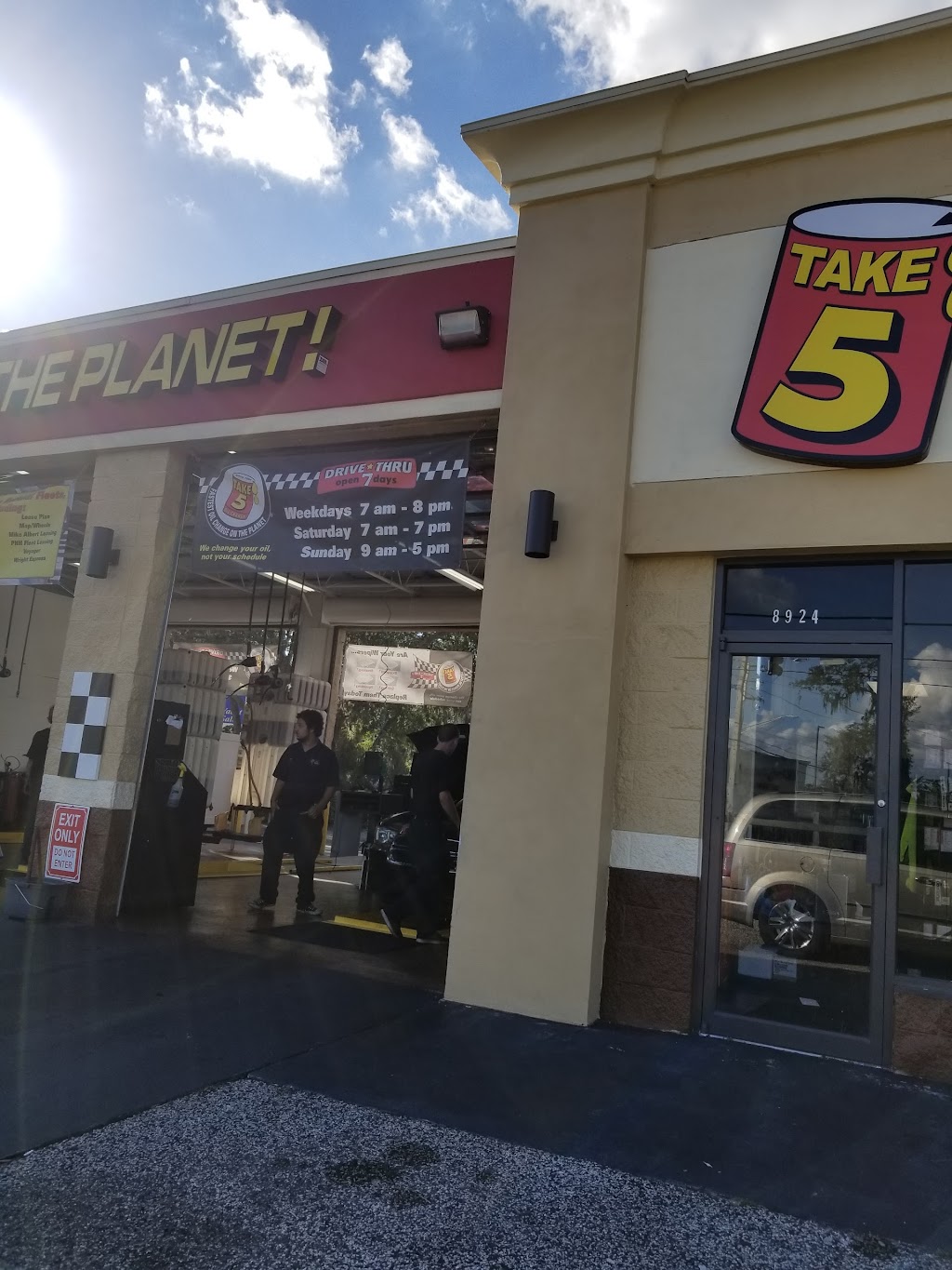 Take 5 Oil Change | 8924 San Jose Blvd, Jacksonville, FL 32257, USA | Phone: (904) 660-0361