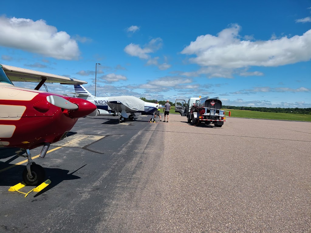 Baraboo–Dells Flight Center, Inc. | S3440 County Hwy BD, Baraboo, WI 53913, USA | Phone: (608) 356-2270