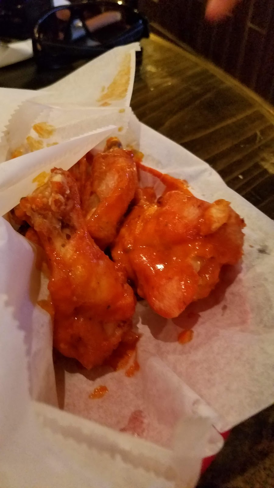 The Roost Wings and Craft Beer | 126 S Main Dr, Van Alstyne, TX 75495, USA | Phone: (903) 482-6600