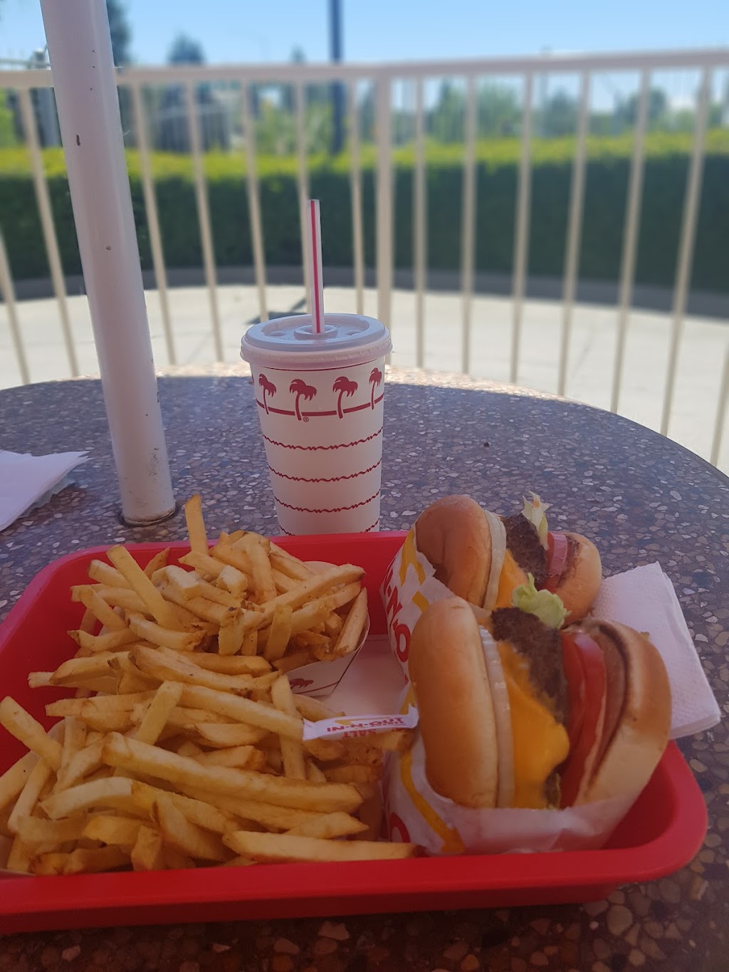 In-N-Out Burger | 130 Grass Valley Hwy, Auburn, CA 95603, USA | Phone: (800) 786-1000