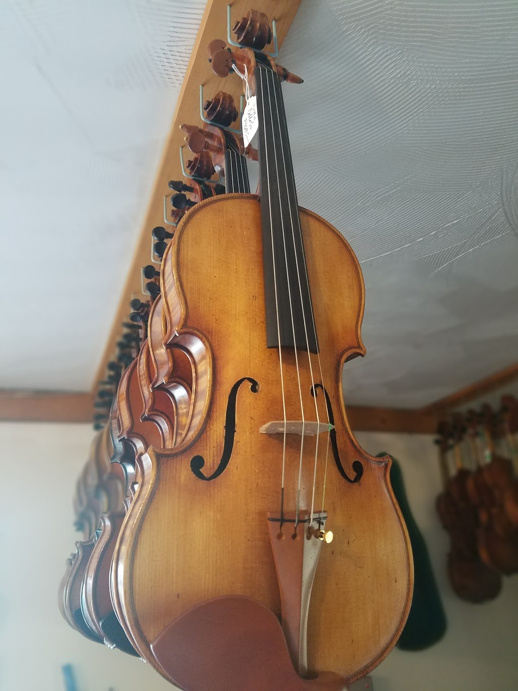 Luthier Violin Shop | 2201 Moseley Rd, Cross Roads, TX 76227, USA | Phone: (940) 365-2309