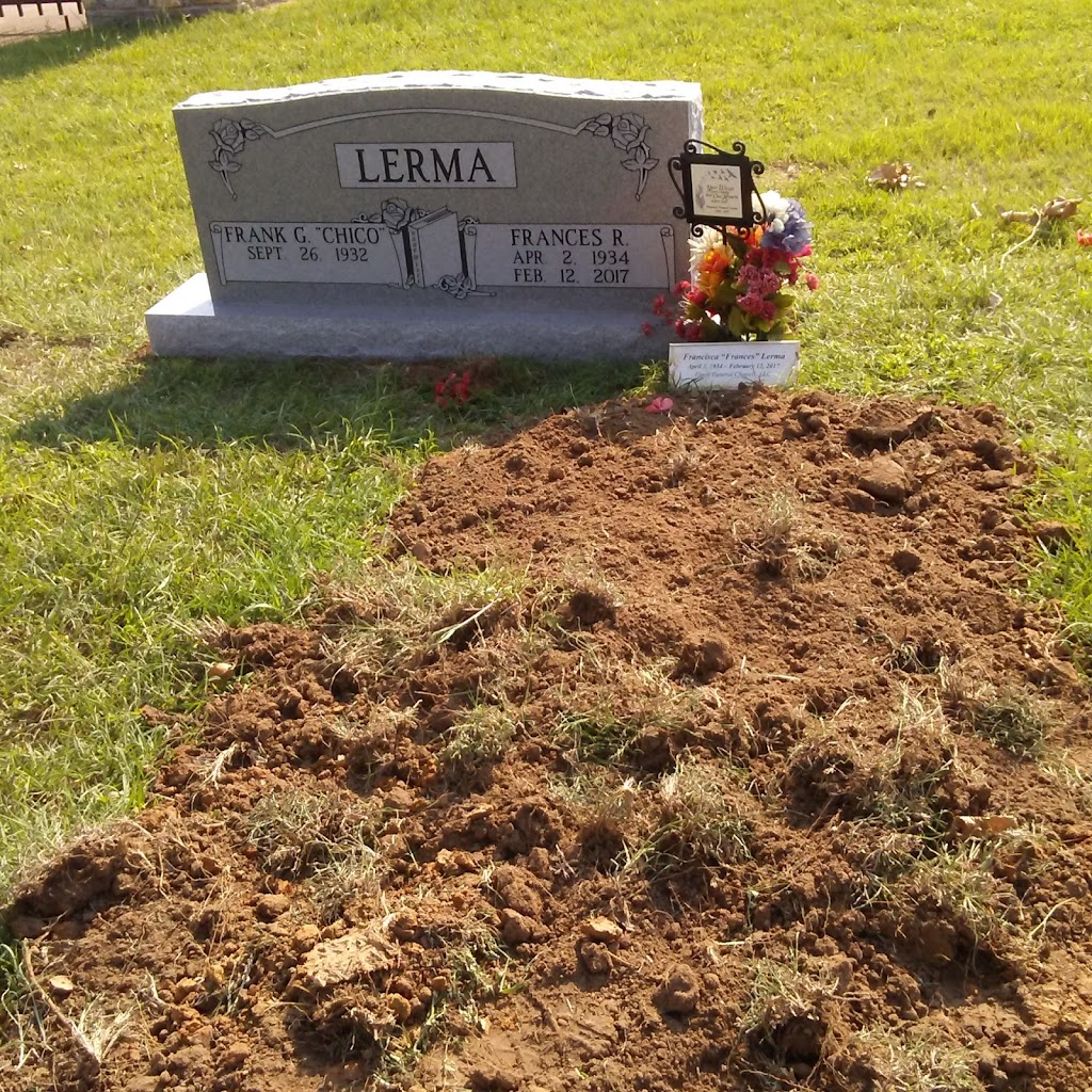 St Marys Catholic Church Rectory | 1201 N St Marys St, Stockdale, TX 78160, USA | Phone: (830) 996-3415